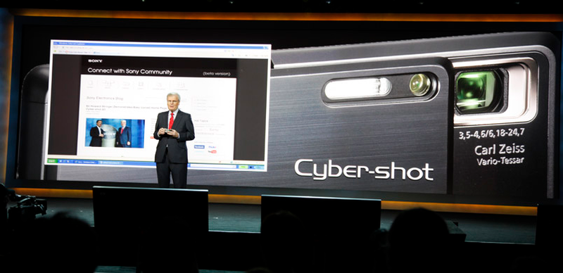 Illustration for article titled Live: Sony CEO Sir Howard Stringer CES 2009 Keynote